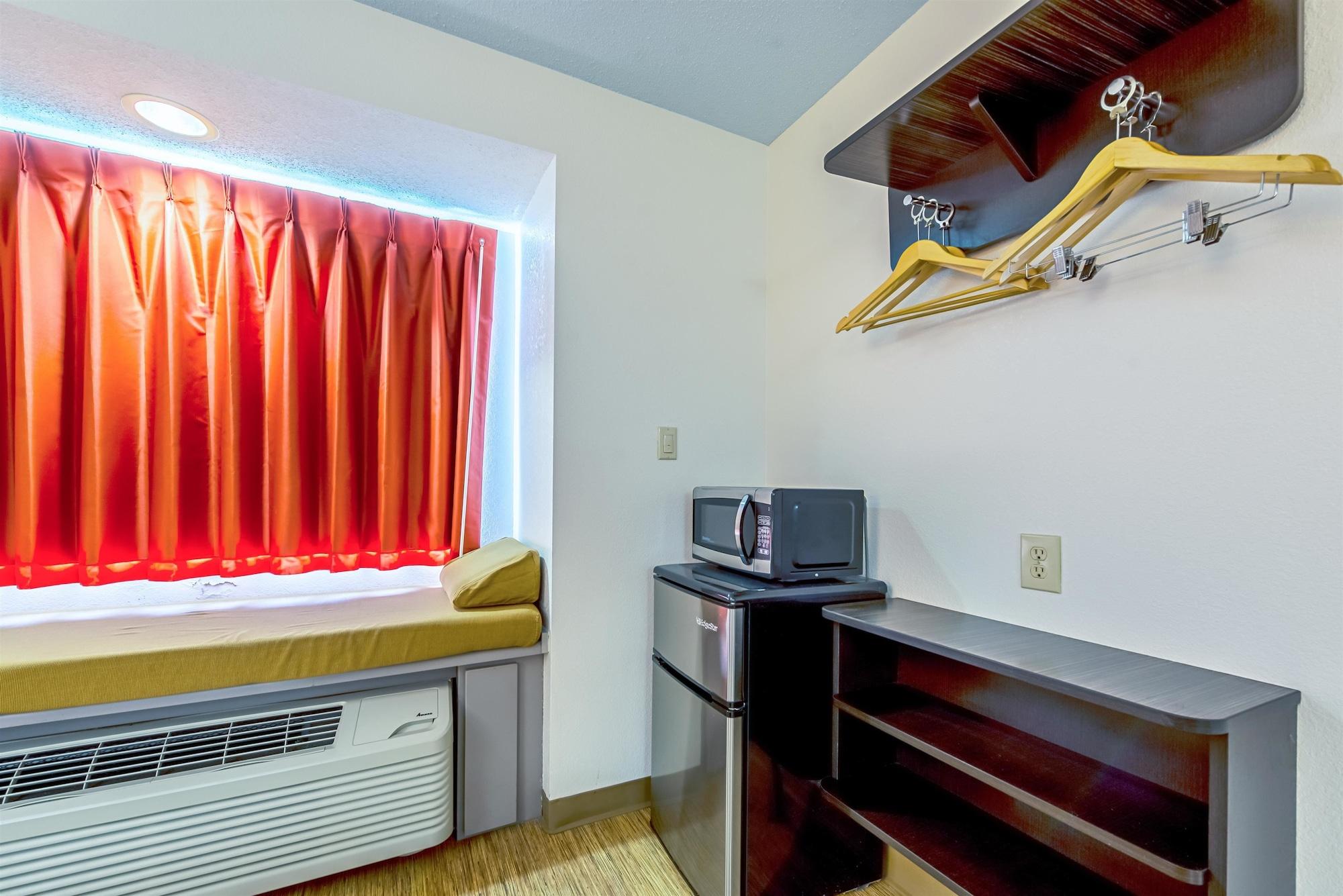 Motel 6 Indianapolis Carmel ภายนอก รูปภาพ